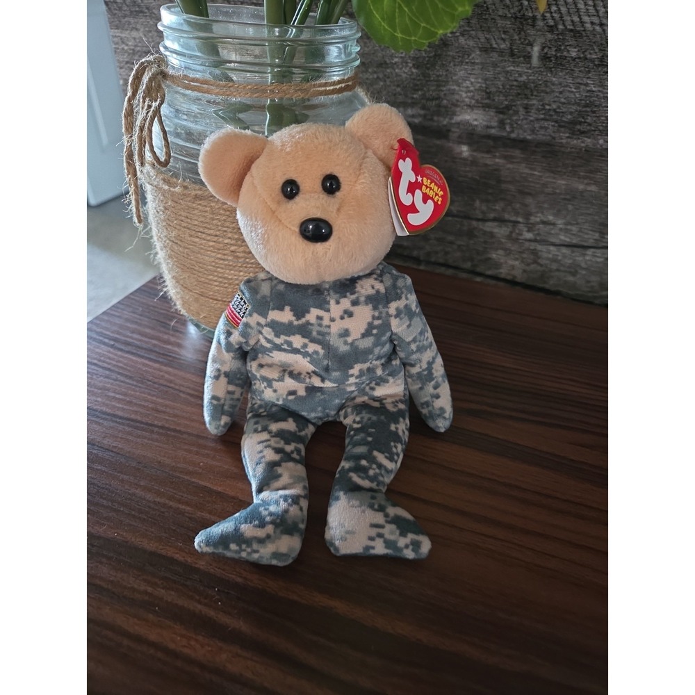 Ty Beanie Baby SALUTE the American Bear (Flag on Arm - Internet Exclusive)